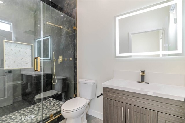 Building Photo - 10654 Nassau Ave