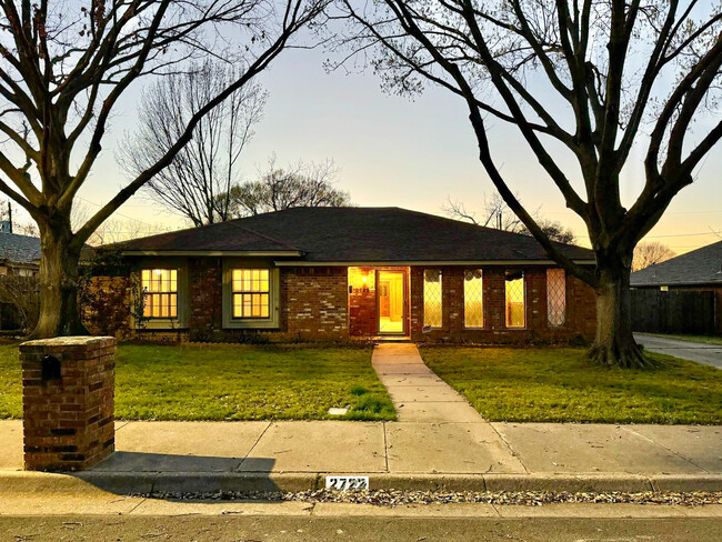 Building Photo - 2722 Margaret Dr