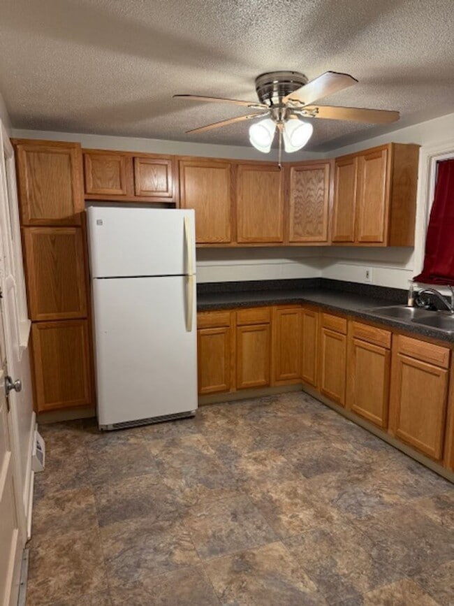 Building Photo - Quaint one bedroom home for rent at just $...