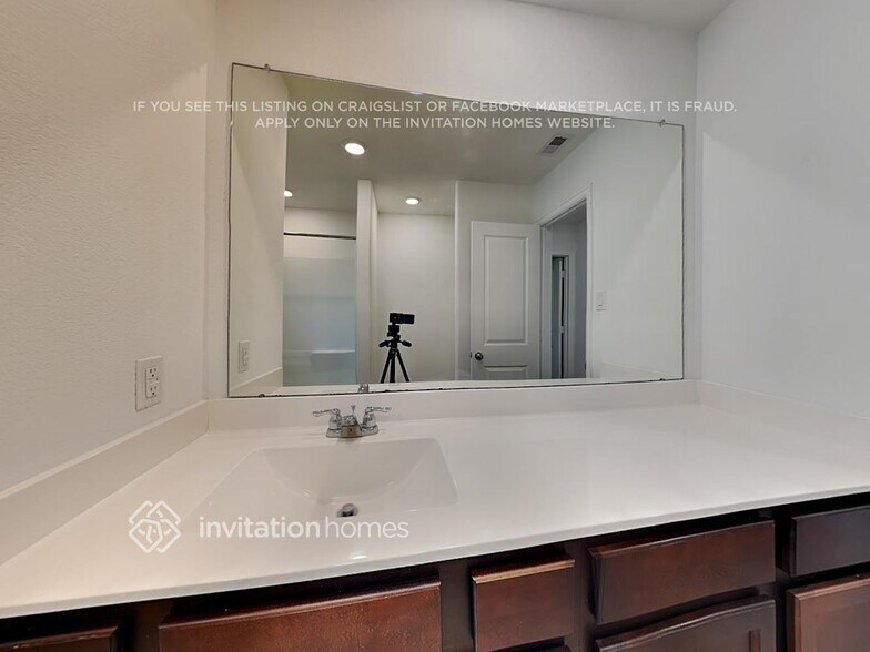 Building Photo - 22711 Bolanzo Ln