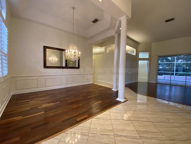 Building Photo - 5614 Craindale Dr