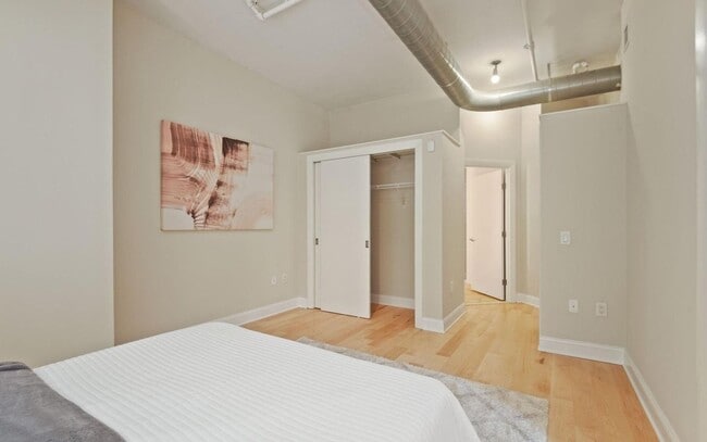 Building Photo - Incredible Luxury 2BR/2BA Condo Includes G...