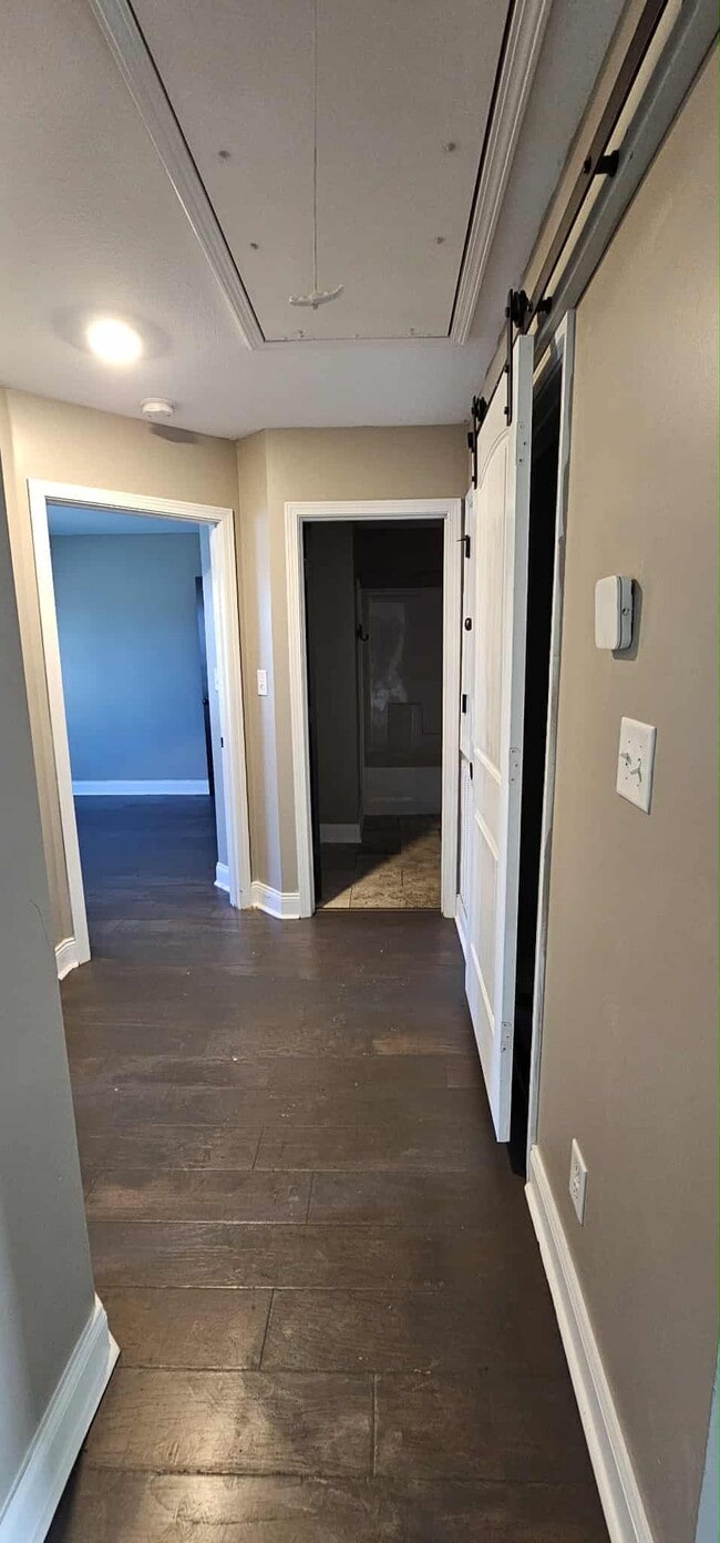 Building Photo - 708 Banister Dr
