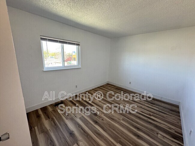 Building Photo - 6678 Provincial Dr