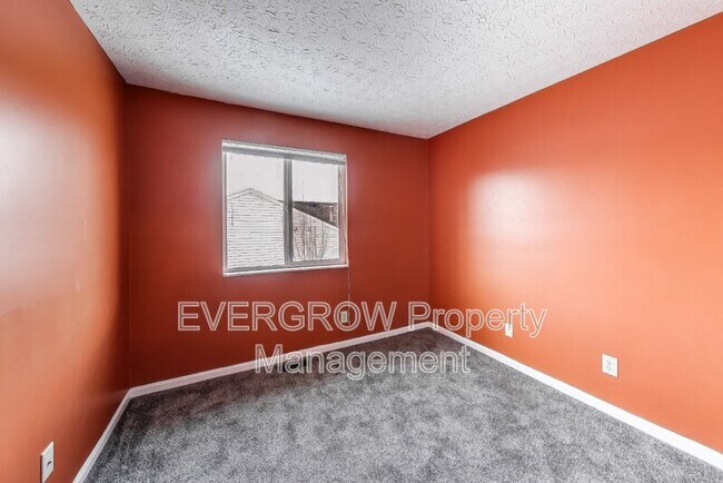 Building Photo - 226 Creekway Ct