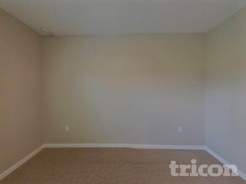 Building Photo - 220 Garnet Ave