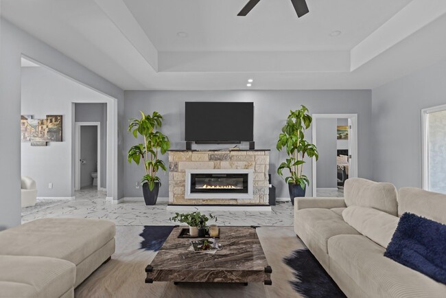 Building Photo - 12029 W Palomino Dr