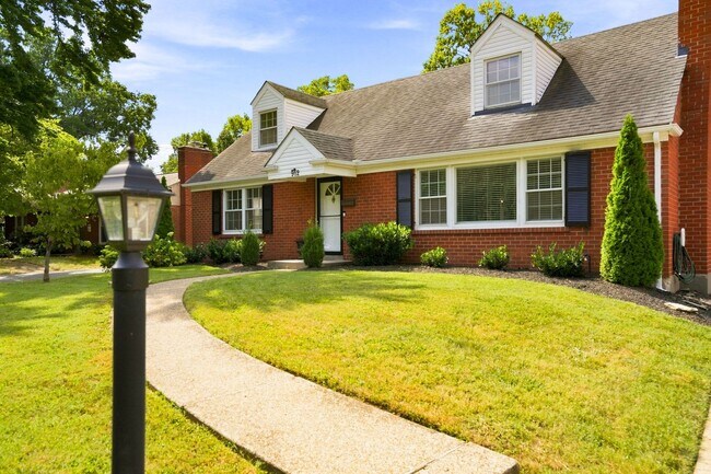 Building Photo - 912 Beechwood Rd