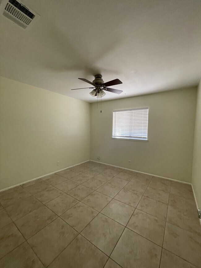 Building Photo - 6306 Madeleine Dr