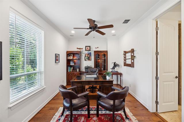 Building Photo - 8525 Briarwood Ln