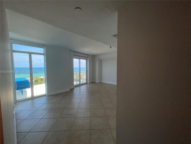 Building Photo - 7600 Collins Ave