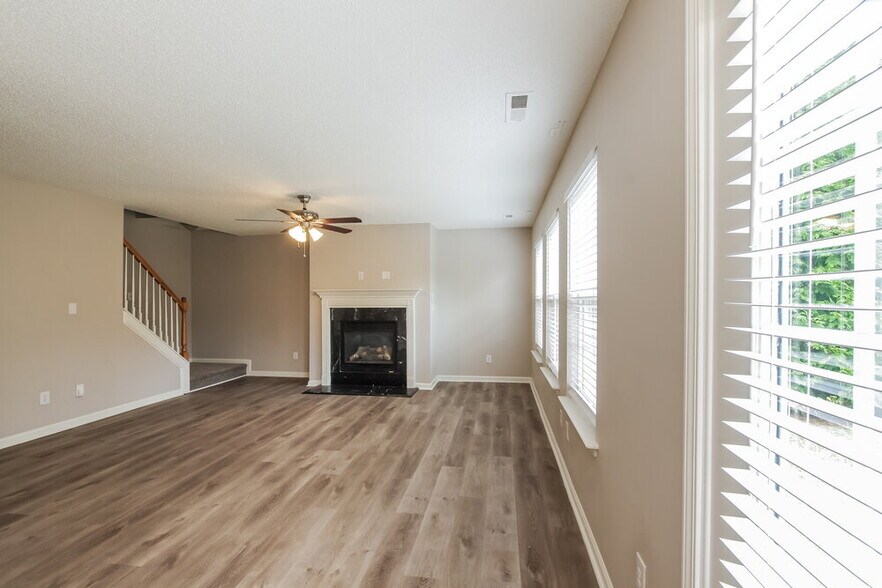 Building Photo - 4116 Everest Dr