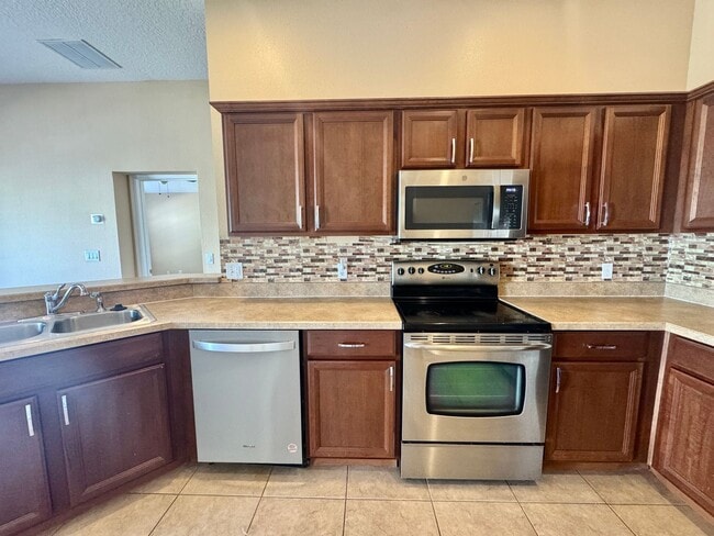 Building Photo - 6464 S Goldenrod Rd