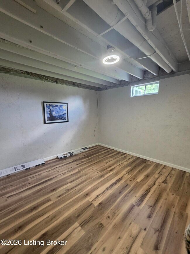 Building Photo - 11315 Top Walnut Loop