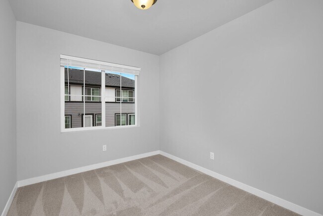 Building Photo - 1621 Seattle Hill Rd