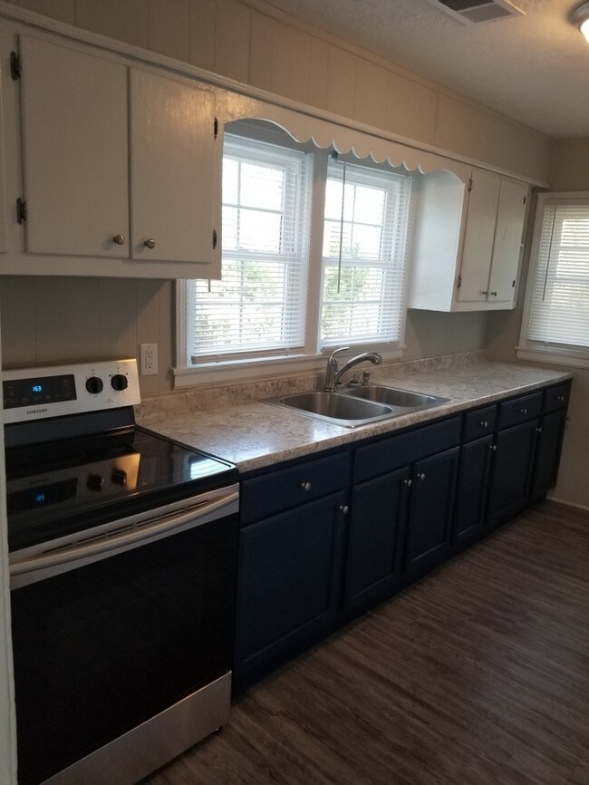 Building Photo - 3 Bedroom House for Rent in South Augusta