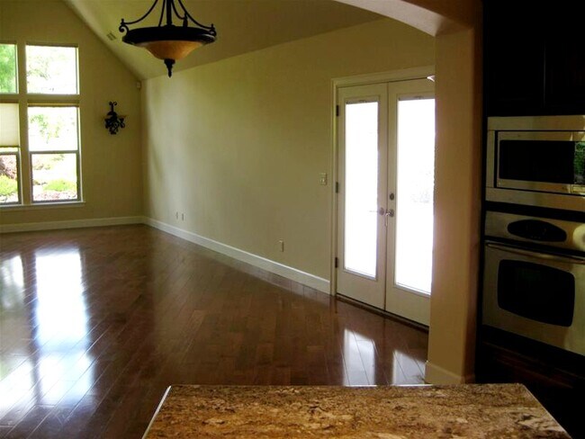 Building Photo - 462 Lindsay Ln