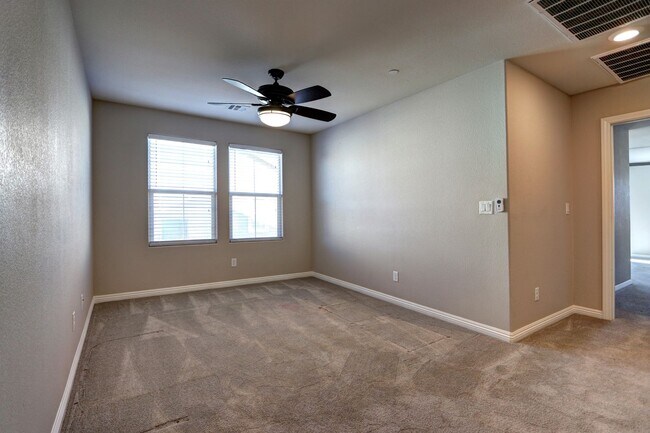Building Photo - 2865 Tanager Hill St