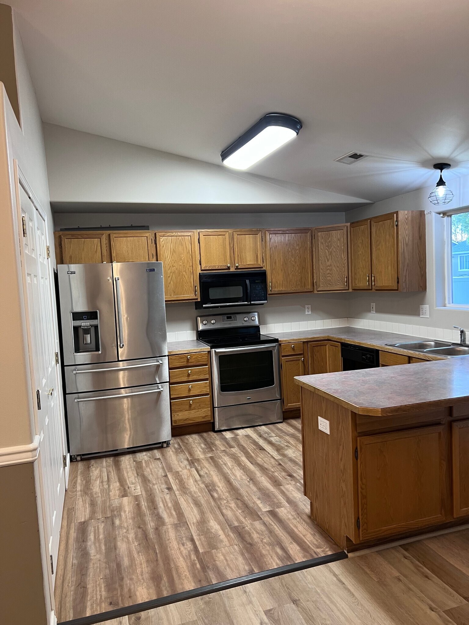 Building Photo - 12406 W 11th Ave