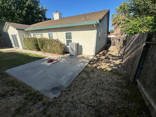 Building Photo - 9521 Twin Brooks Ln