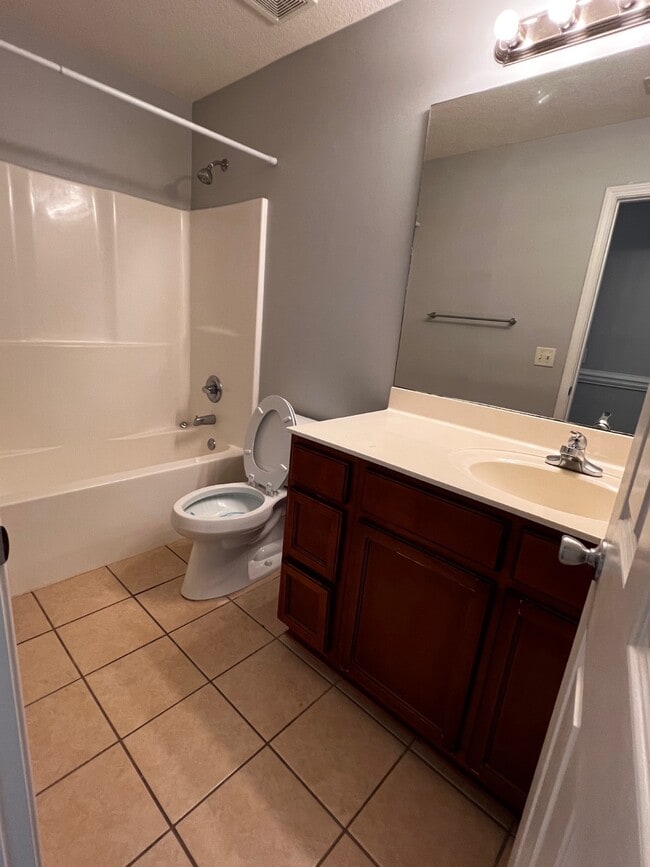 Building Photo - 92 Jackson Ave NE