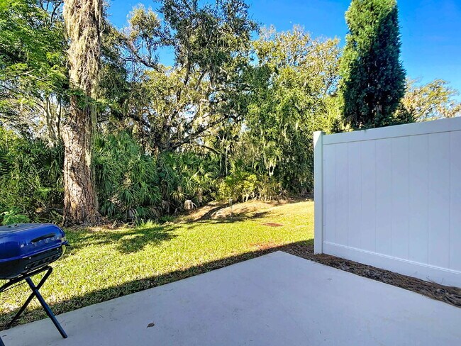 Building Photo - 10525 Oakside Dr