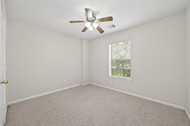 Building Photo - 20906 Greenfield Trail