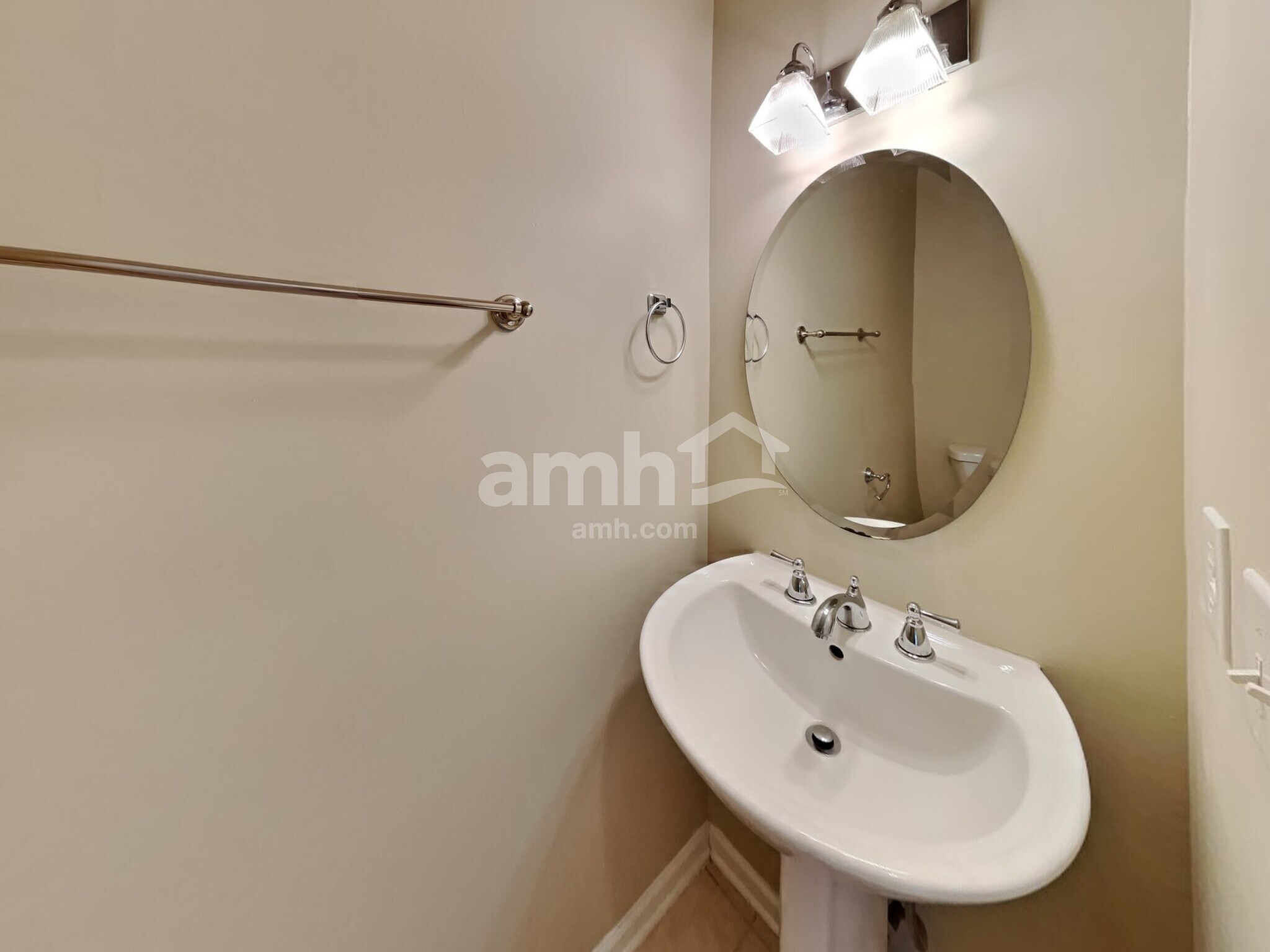 Building Photo - 136 Heywatchis Dr