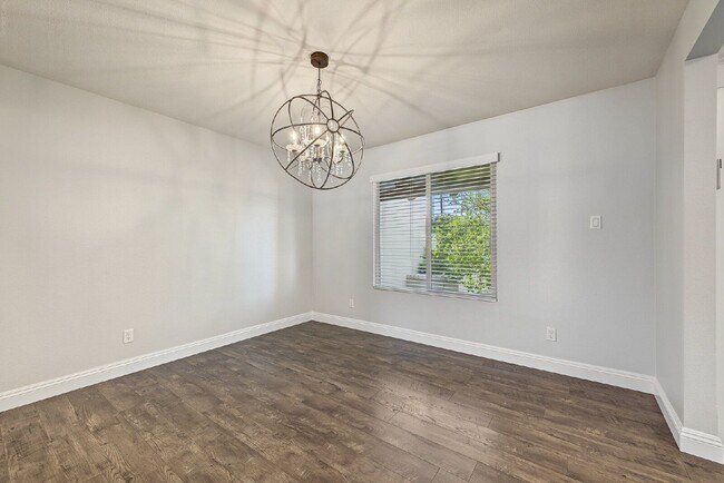 Building Photo - 13015 N 49th Pl