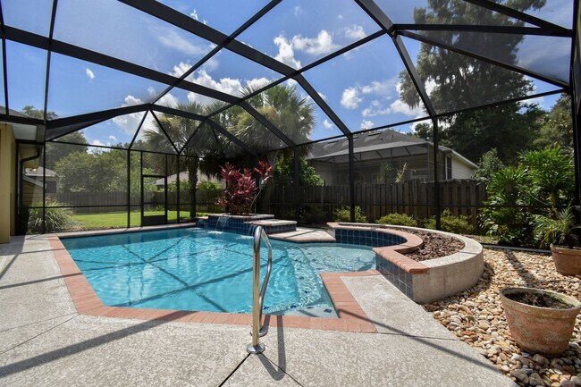 Building Photo - Spacious 4BR + Office Home with Pool in Garison Way