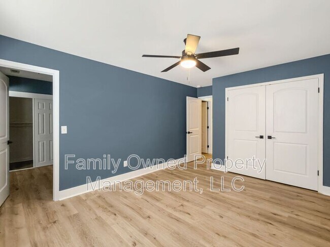 Building Photo - 23 Shadowmoss Pkwy