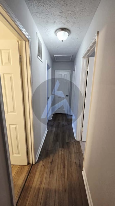 Building Photo - 4433 Coopers Creek Dr SE