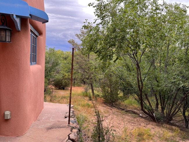 Building Photo - 601 Camino Rancheros