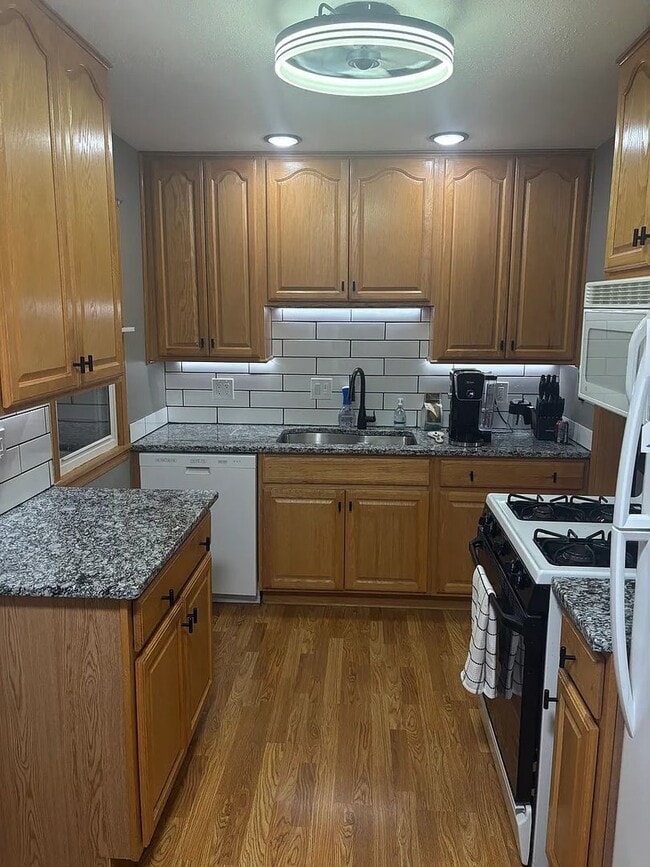 Building Photo - Massive Parking + Finished Basement Near UNMC & Downtown – $2,000/mo