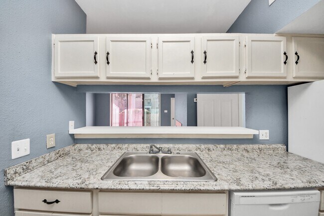 Building Photo - 14550 Fonmeadow Dr