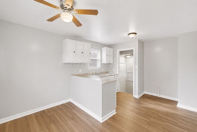 Building Photo - 6301 Lodewyck St