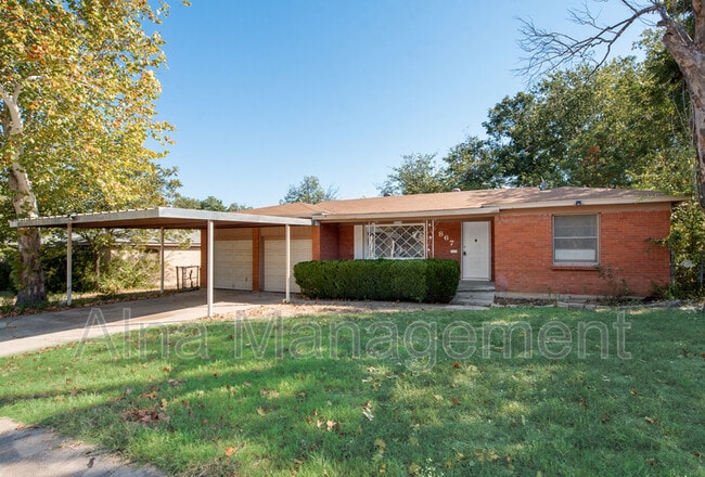 Building Photo - 867 Odie Dr