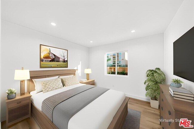 Building Photo - 17623 Burbank Blvd