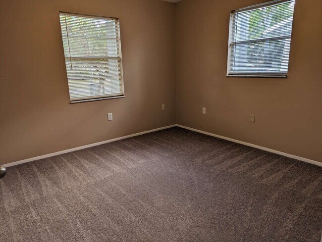 Building Photo - 3 Bedroom Home in Quiet Rockledge Suburb