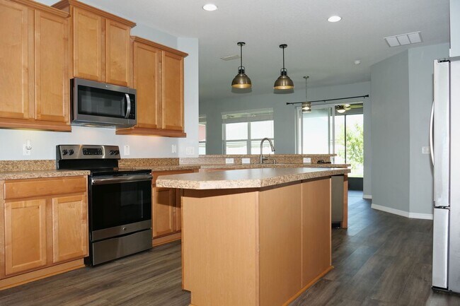 Building Photo - St. Cloud Single Story Home