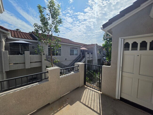 Building Photo - 227 Cinnamon Teal