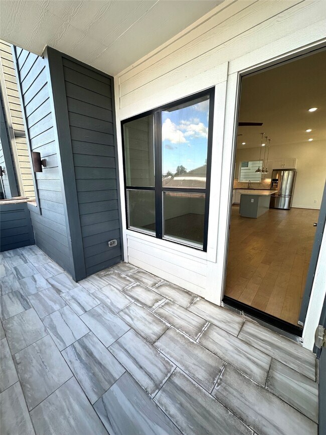 Building Photo - 4623 Cochran St