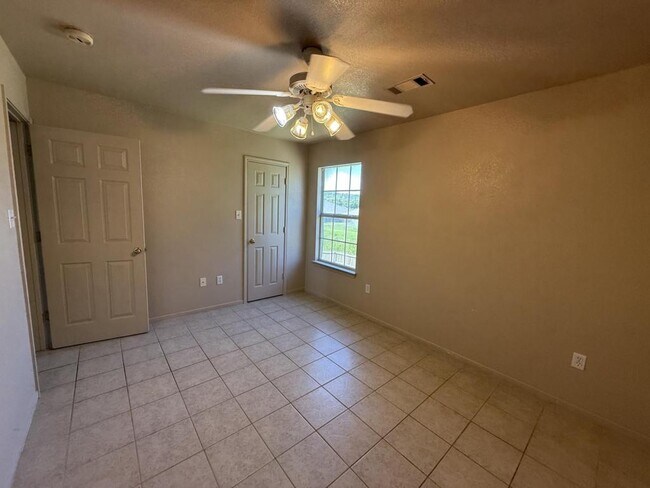 Building Photo - 3109 Yaupon Rd