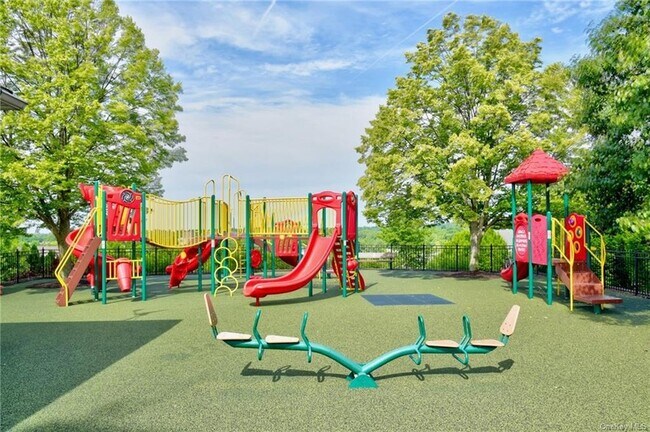Building Photo - 45 High Point Cir