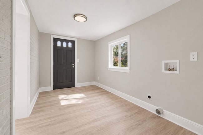 Building Photo - Move In by 6/5 & Save $500 OFF JUNE Rent — Fully Renovated Gem!!!