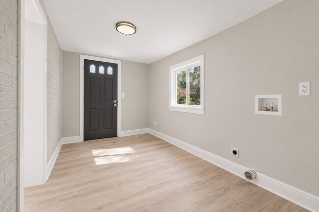Building Photo - Move In by 7/1 & Save $500 OFF JULY Rent — Fully Renovated Gem!!!