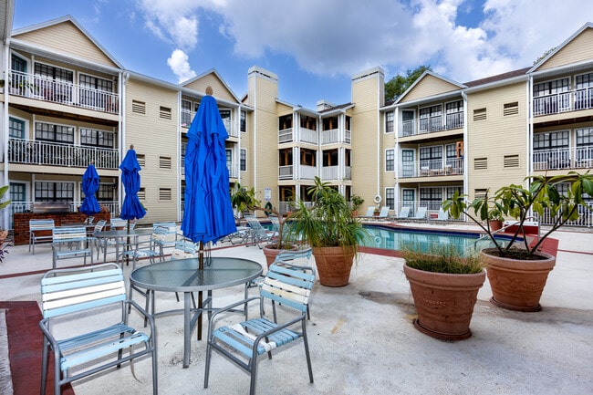 Building Photo - 1000 W Horatio St