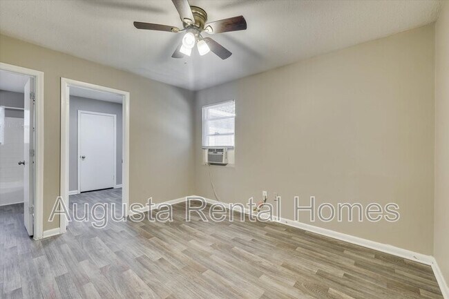 Building Photo - 327 Verdery Dr