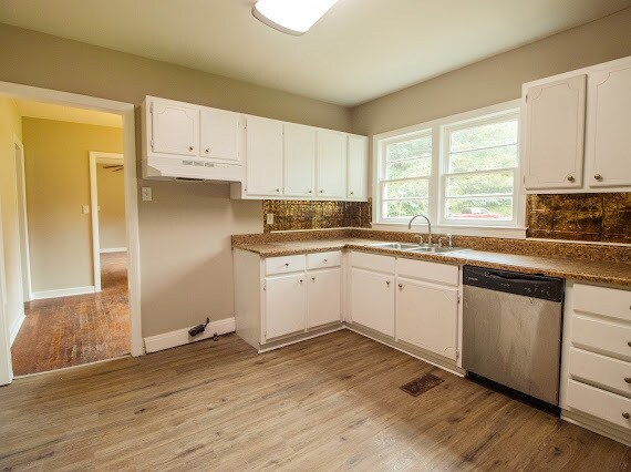 Building Photo - 402 Belcher Dr