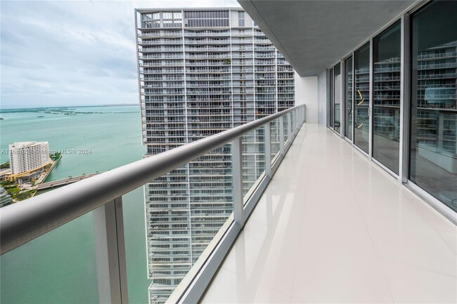 Building Photo - 465 Brickell Ave